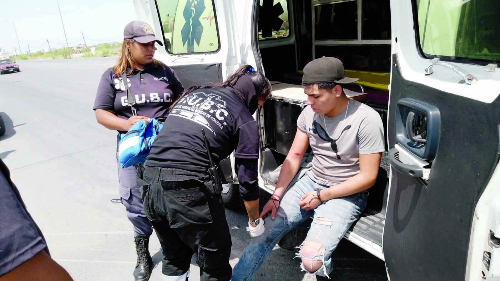 Lo impacta motociclista