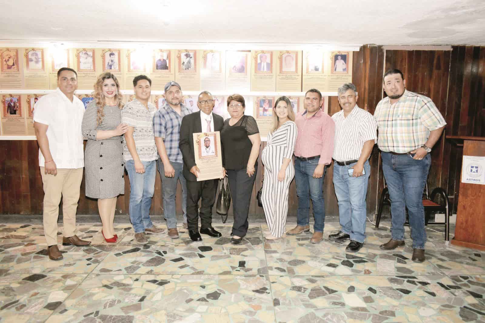 Cumple Yajaira ¡Con inmortales del deporte!