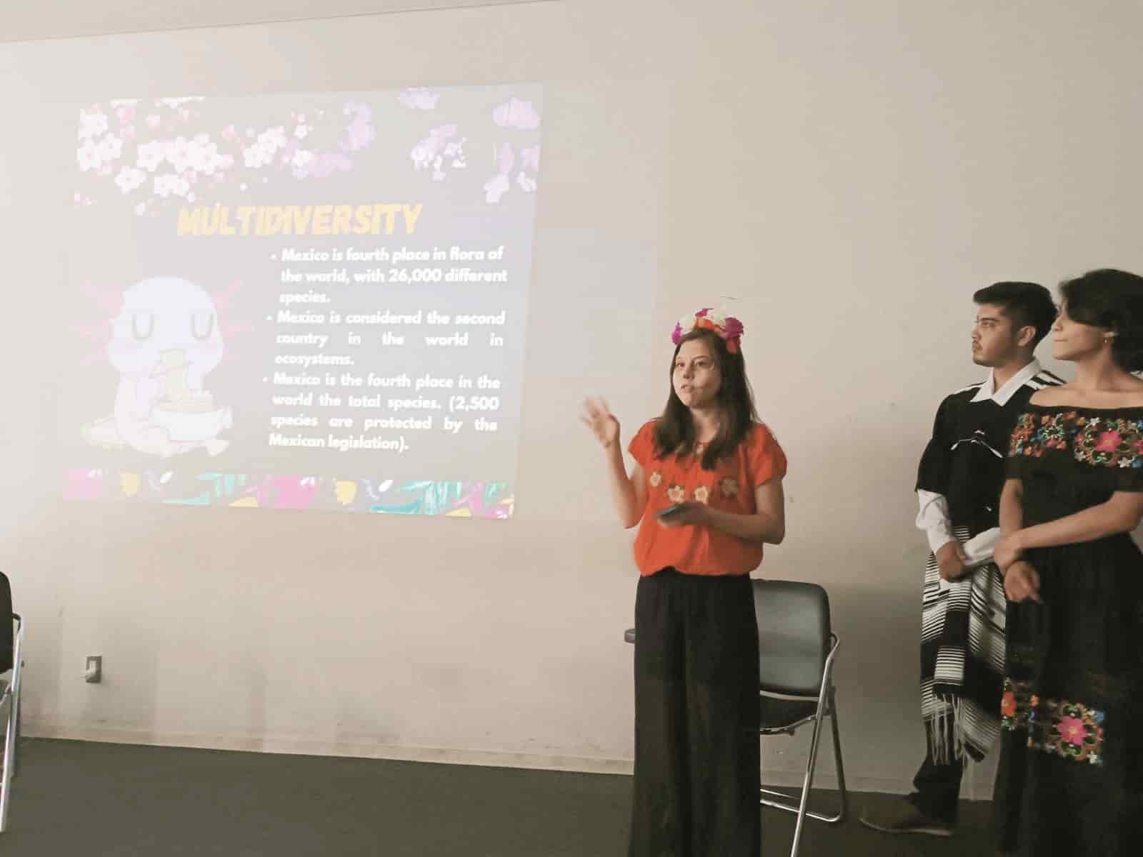 Acude Sofía a foro en Japón