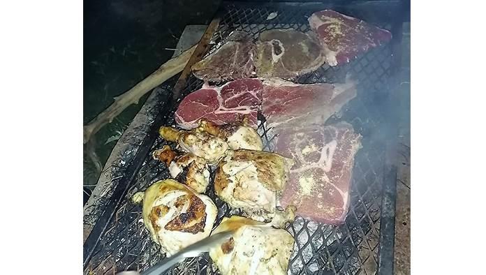 Trágica carnita asada; hombre se atraganta con trozo y muere 