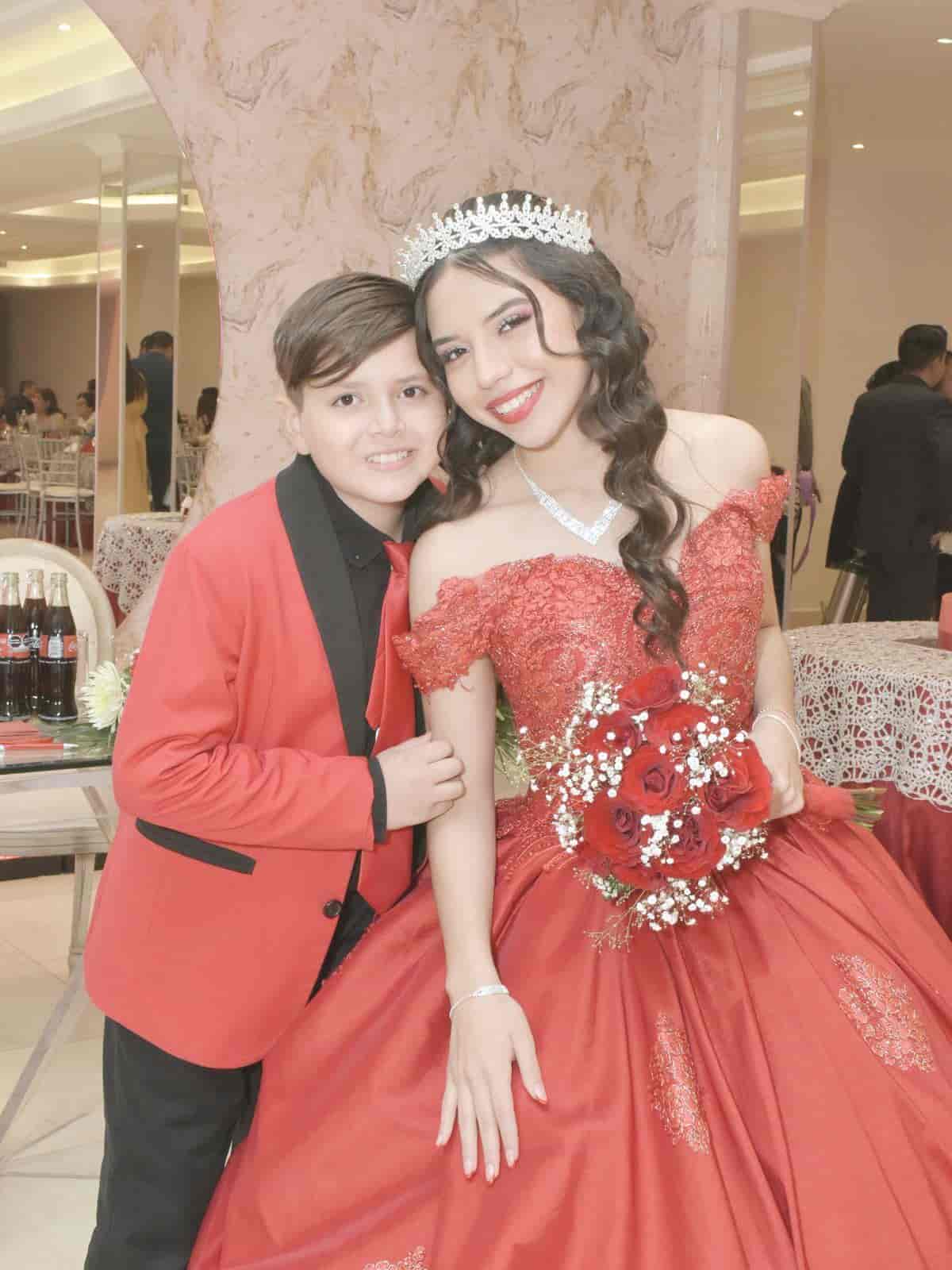 Celebra sus XV primaveras