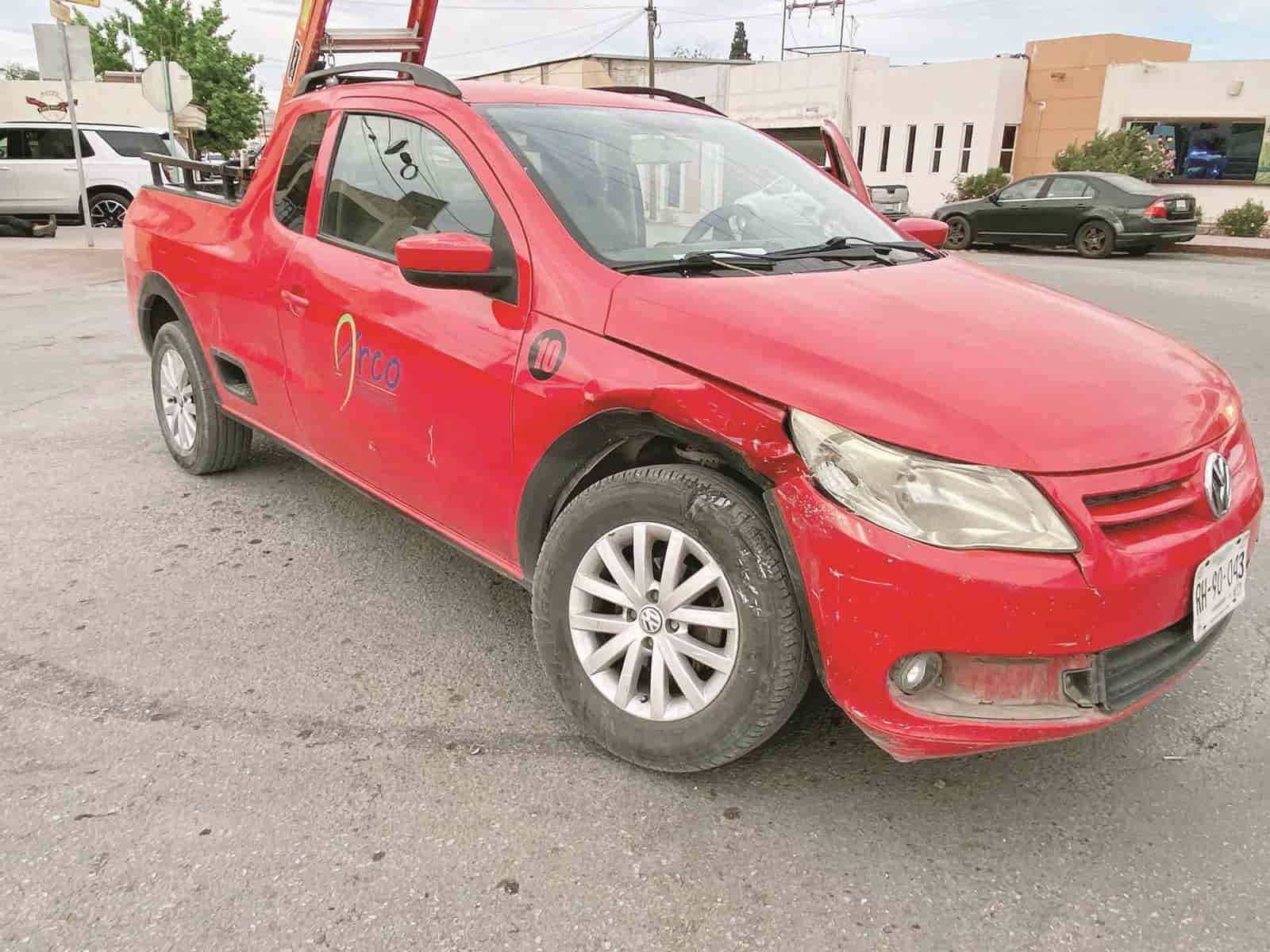 Choca taxista a saltillense