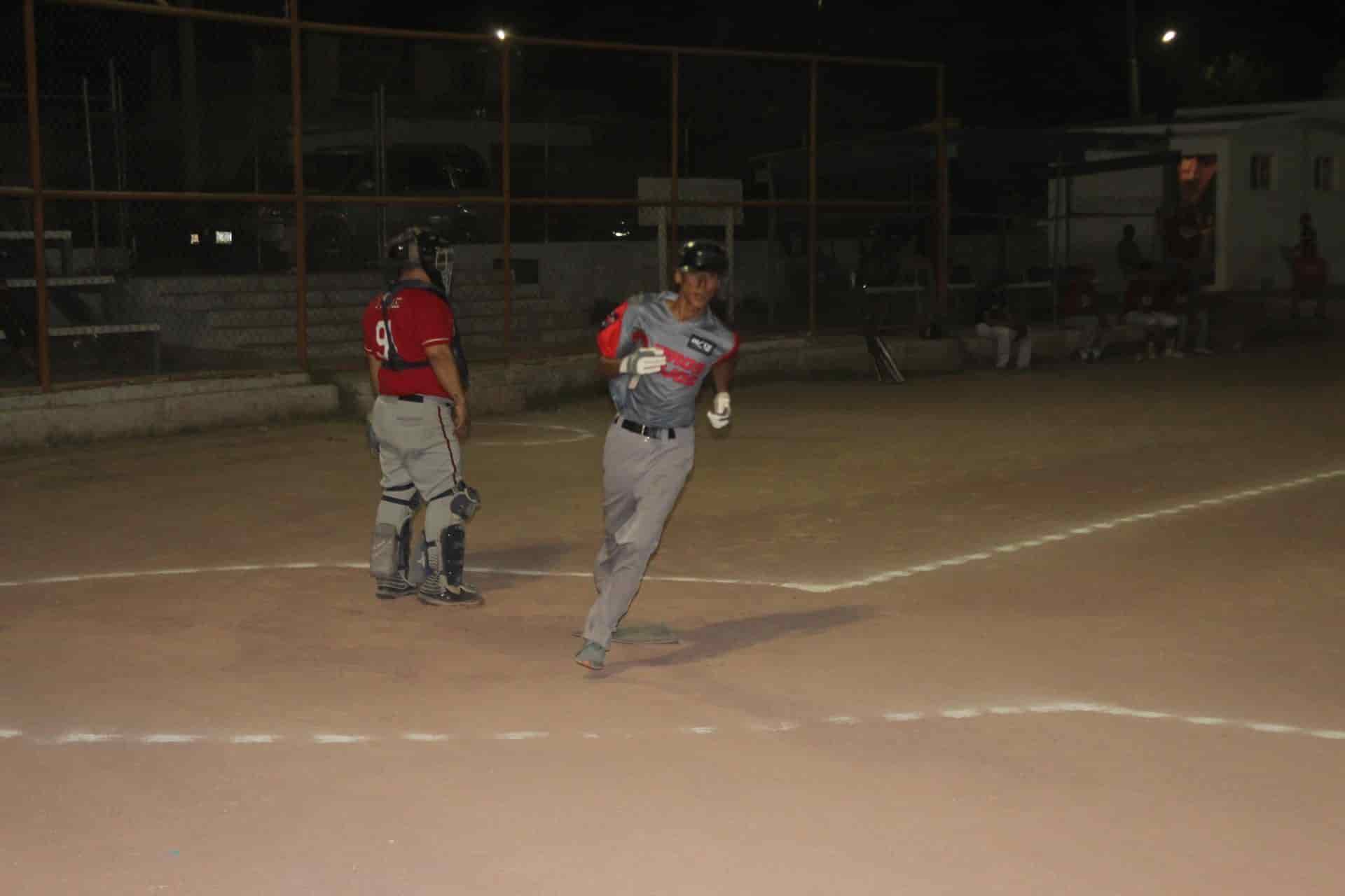 Liga municipal de softbol Pericos