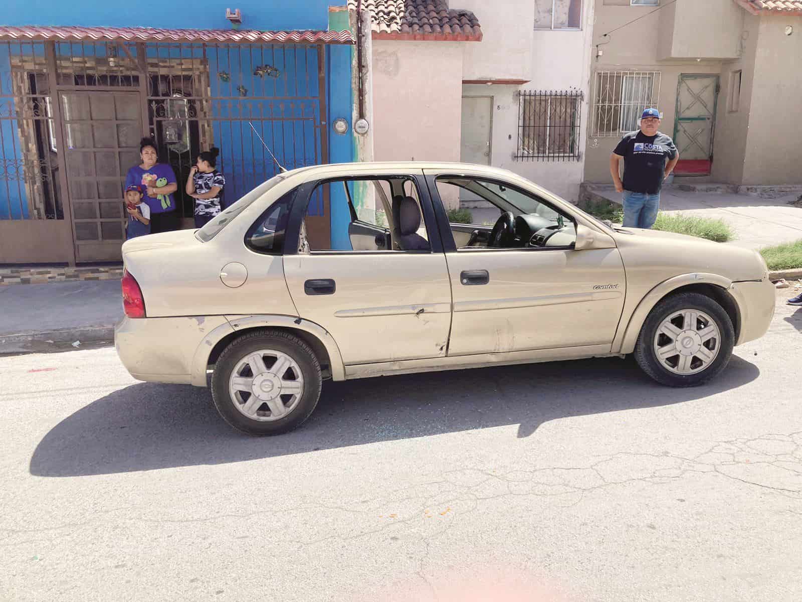 Estampa moto en automóvil