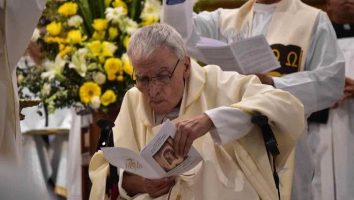 Ya es “Monseñor” El Padre Almaraz