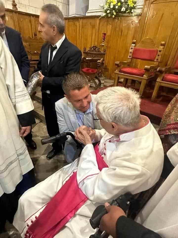 Ya es “Monseñor” El Padre Almaraz