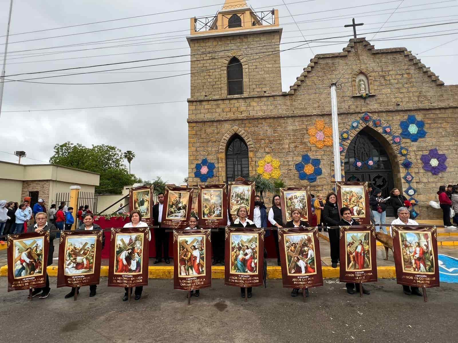 Reviven católicos Viacrucis en Palaú