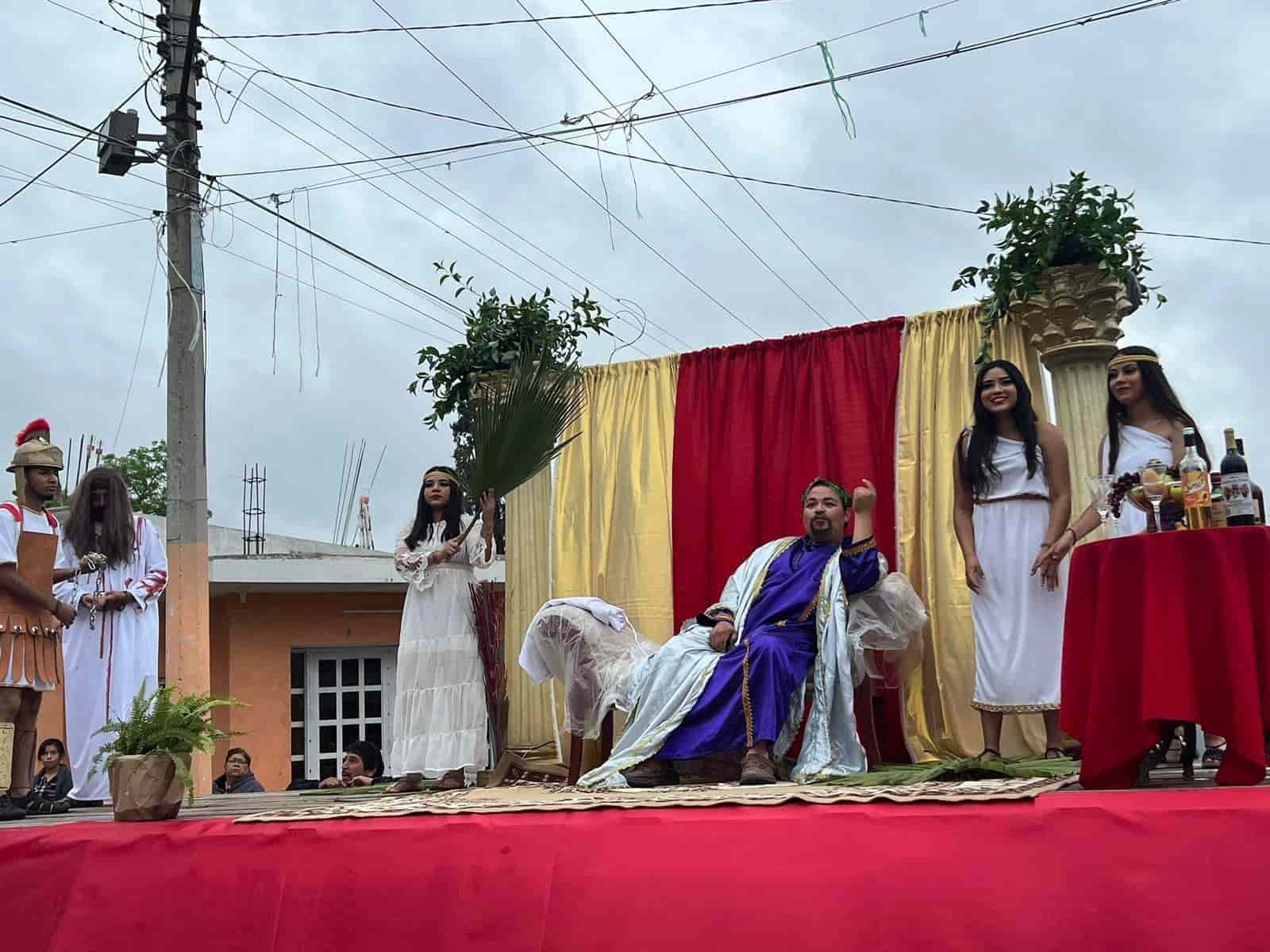 Reviven católicos Viacrucis en Palaú