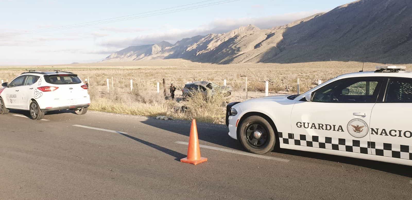 Se mata mujer en volcadura