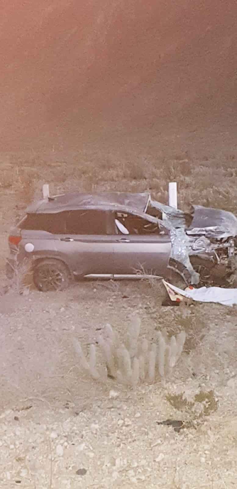 Se mata mujer en volcadura