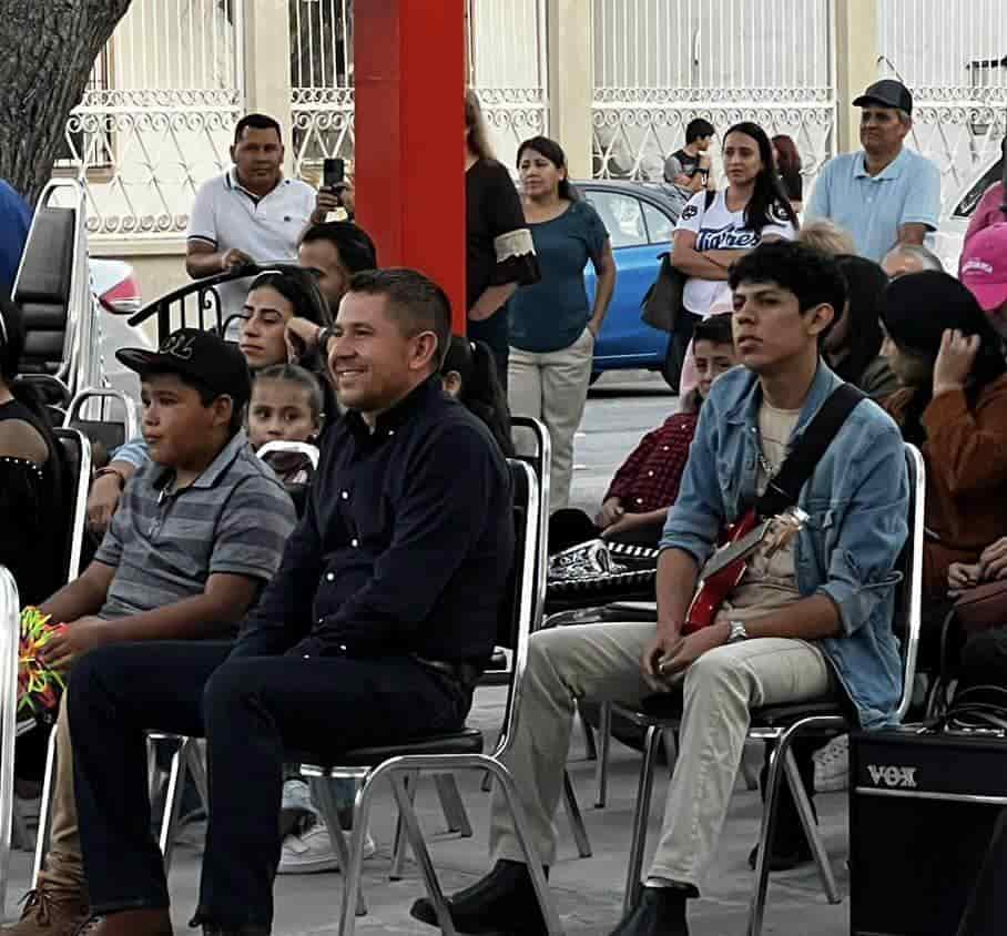 Destacan cantantes de SB en concurso