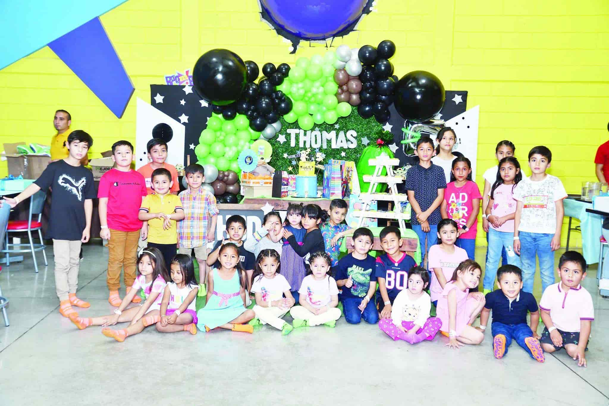 Thomas Alexander cumple 5 años
