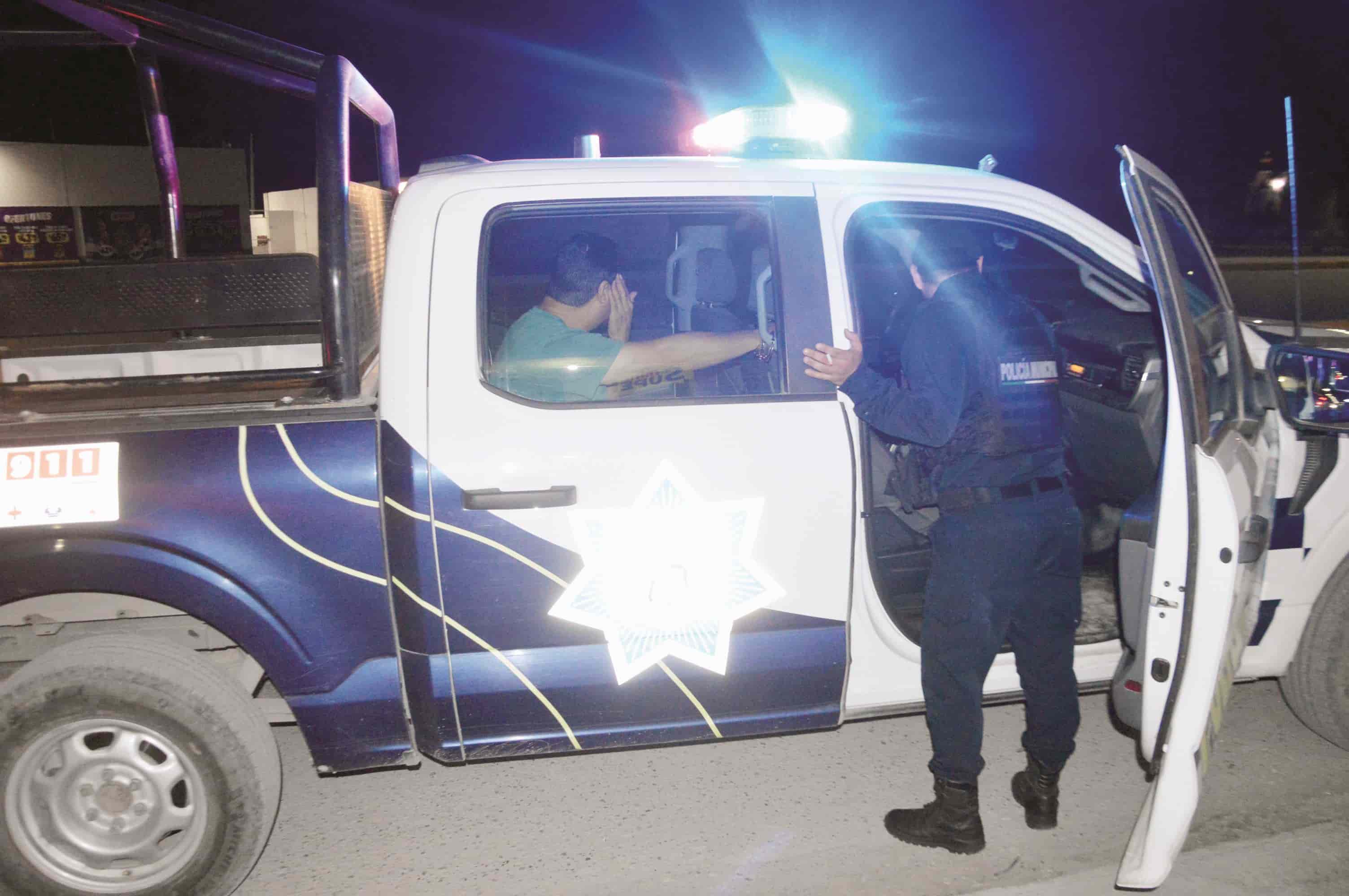 ¡La agarran a batazos!