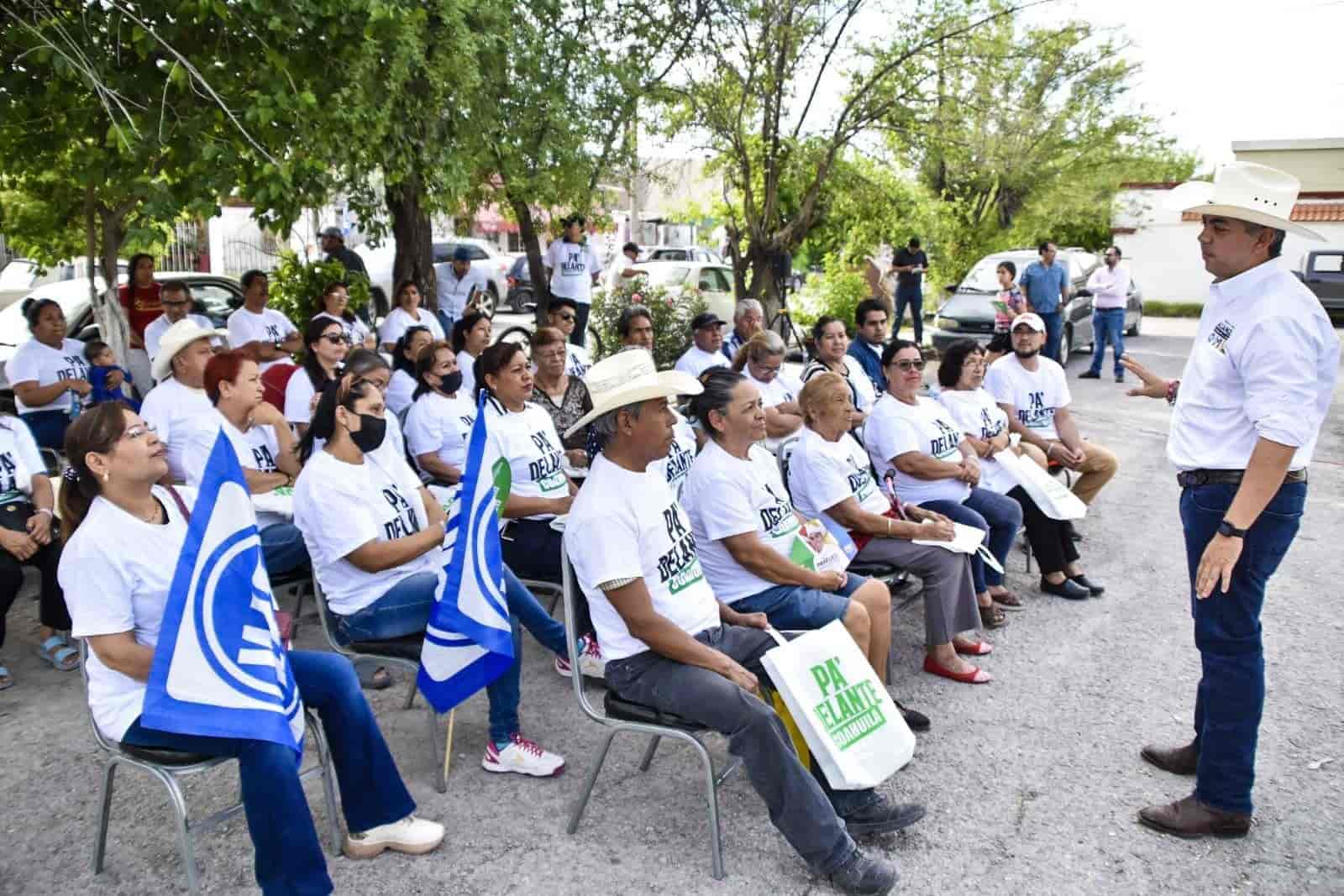 Vecinos de La Miravalle Están con A. Paredes