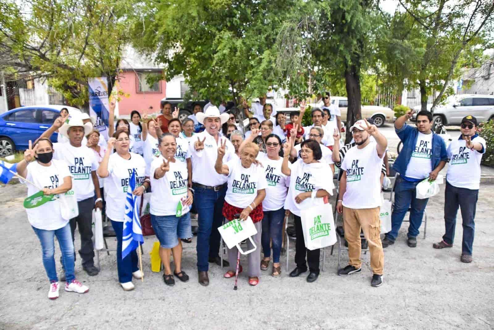 Vecinos de La Miravalle Están con A. Paredes