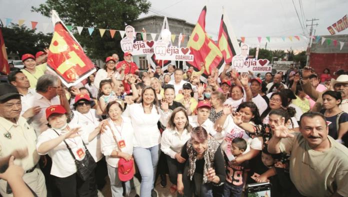 Avanza Mejía con apoyo de maestros