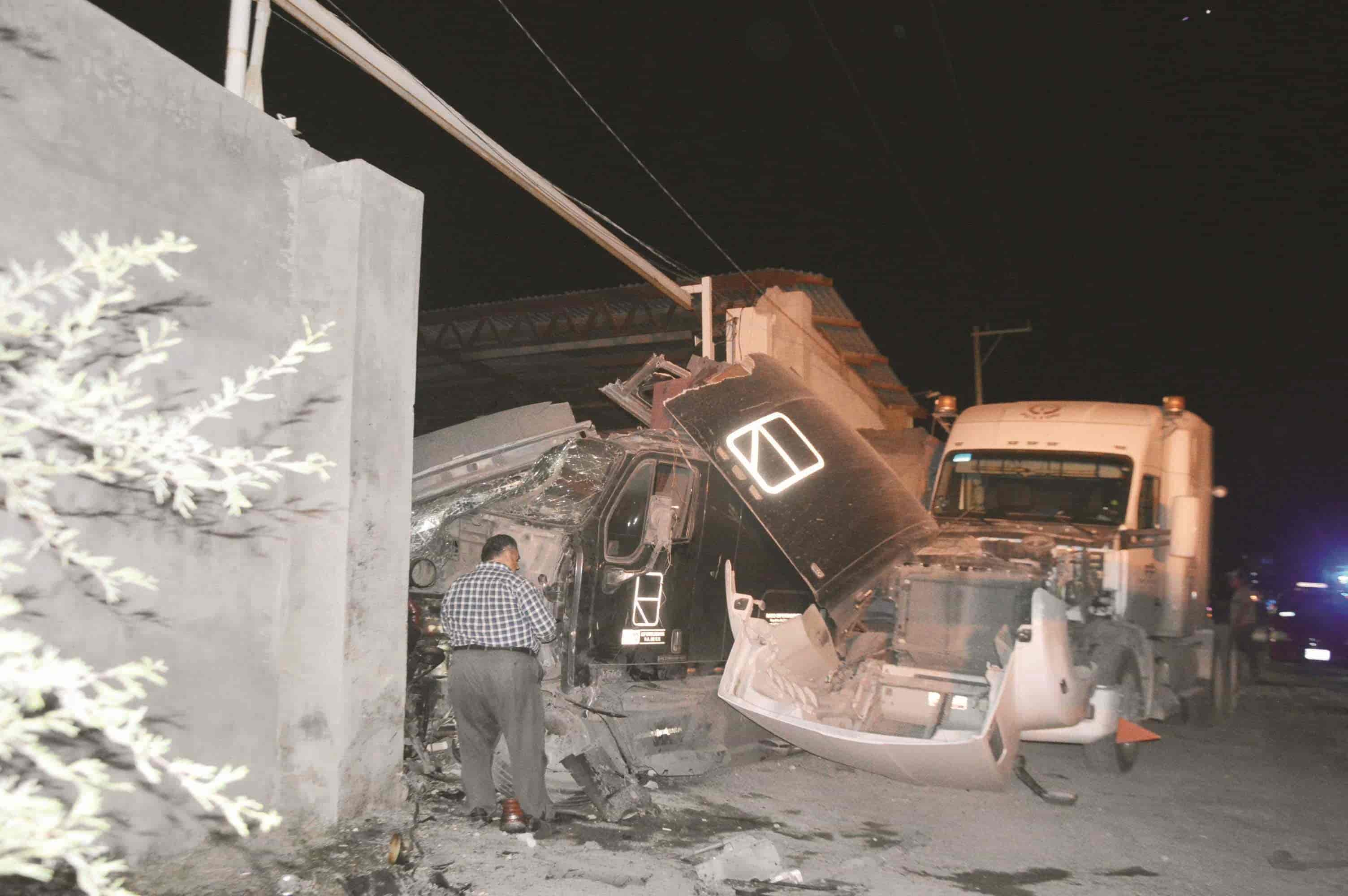 Dormita y choca Contra tráiler