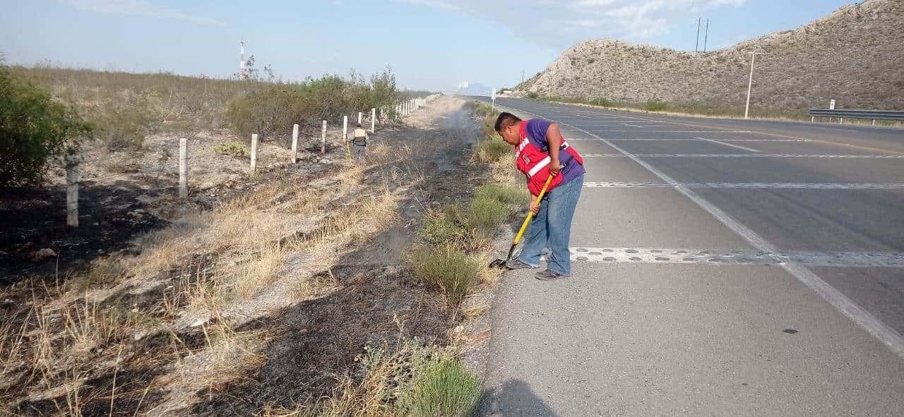 Sofocan incendio En la carretera 30