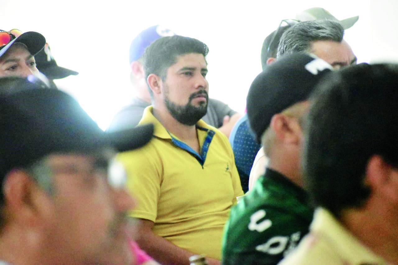 Escucha Hugo a los Obreros de AHMSA