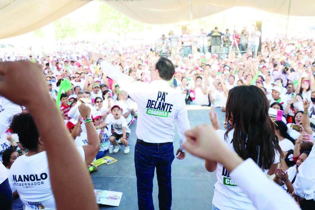 Becas, créditos y empleo para las mujeres: Manolo