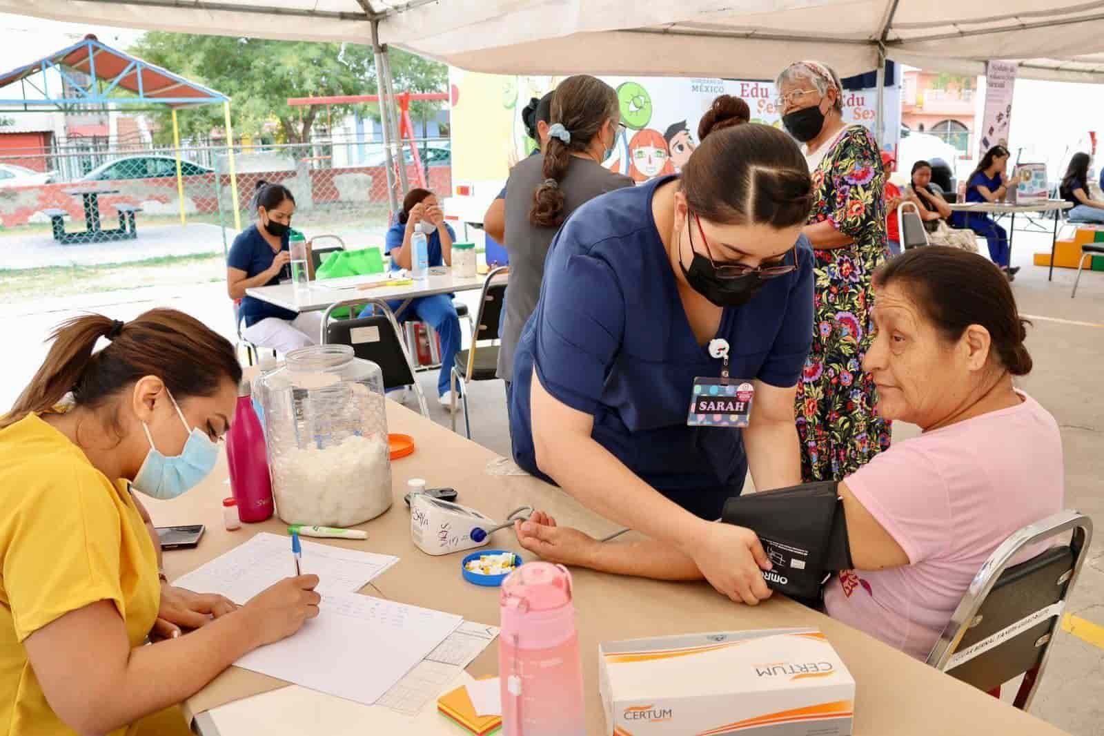 Agradecen vecinos Caravana de Salud