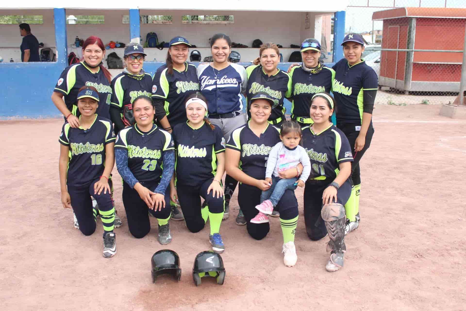 Termina juego con triple play