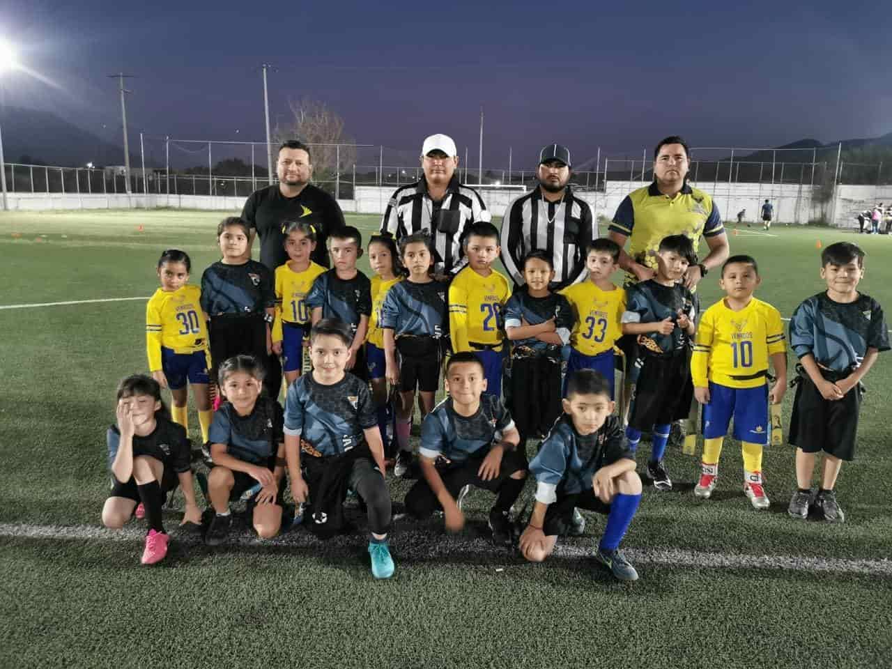 Presenta LIFARCC juegos de Tochito bandera