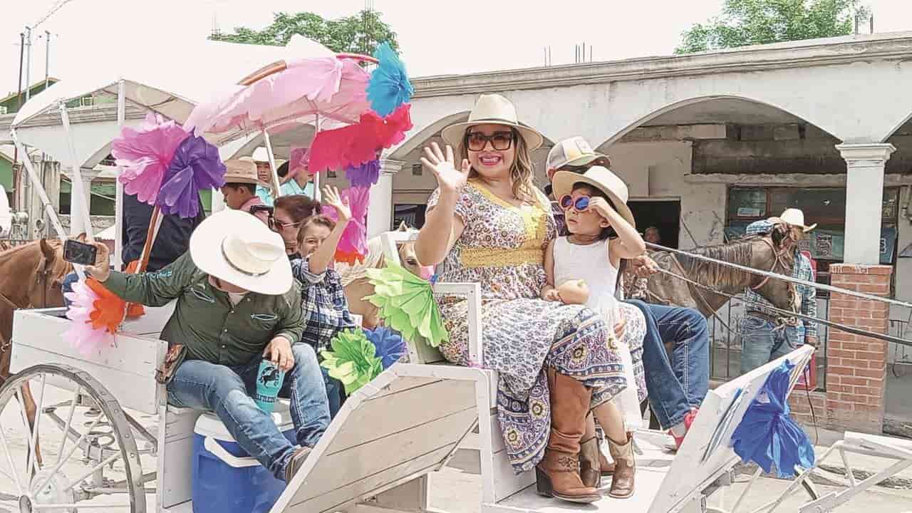 Celebran en ‘La Cuchilla’ 102 aniversario
