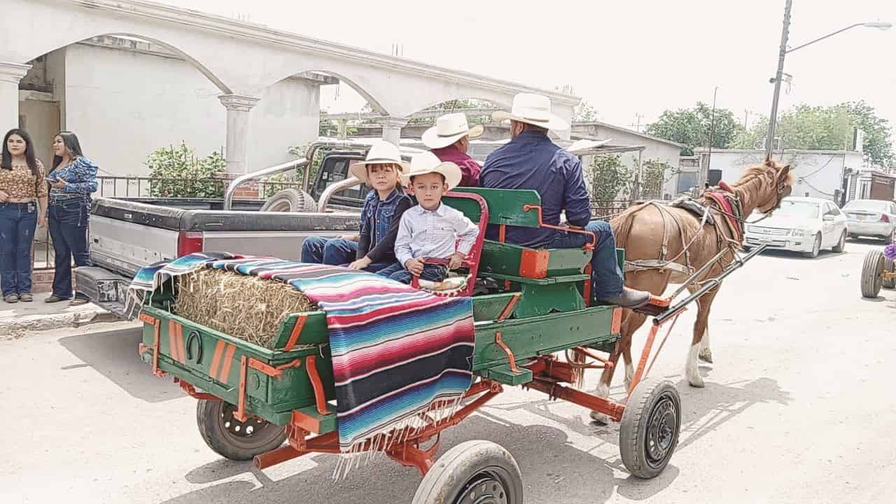 Celebran en ‘La Cuchilla’ 102 aniversario