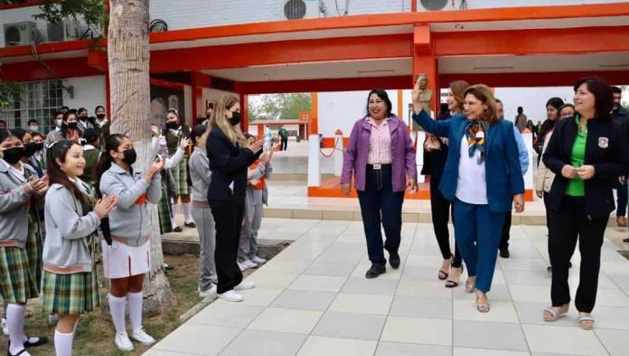 Aplican en Secundaria“Maestra en mi escuela”