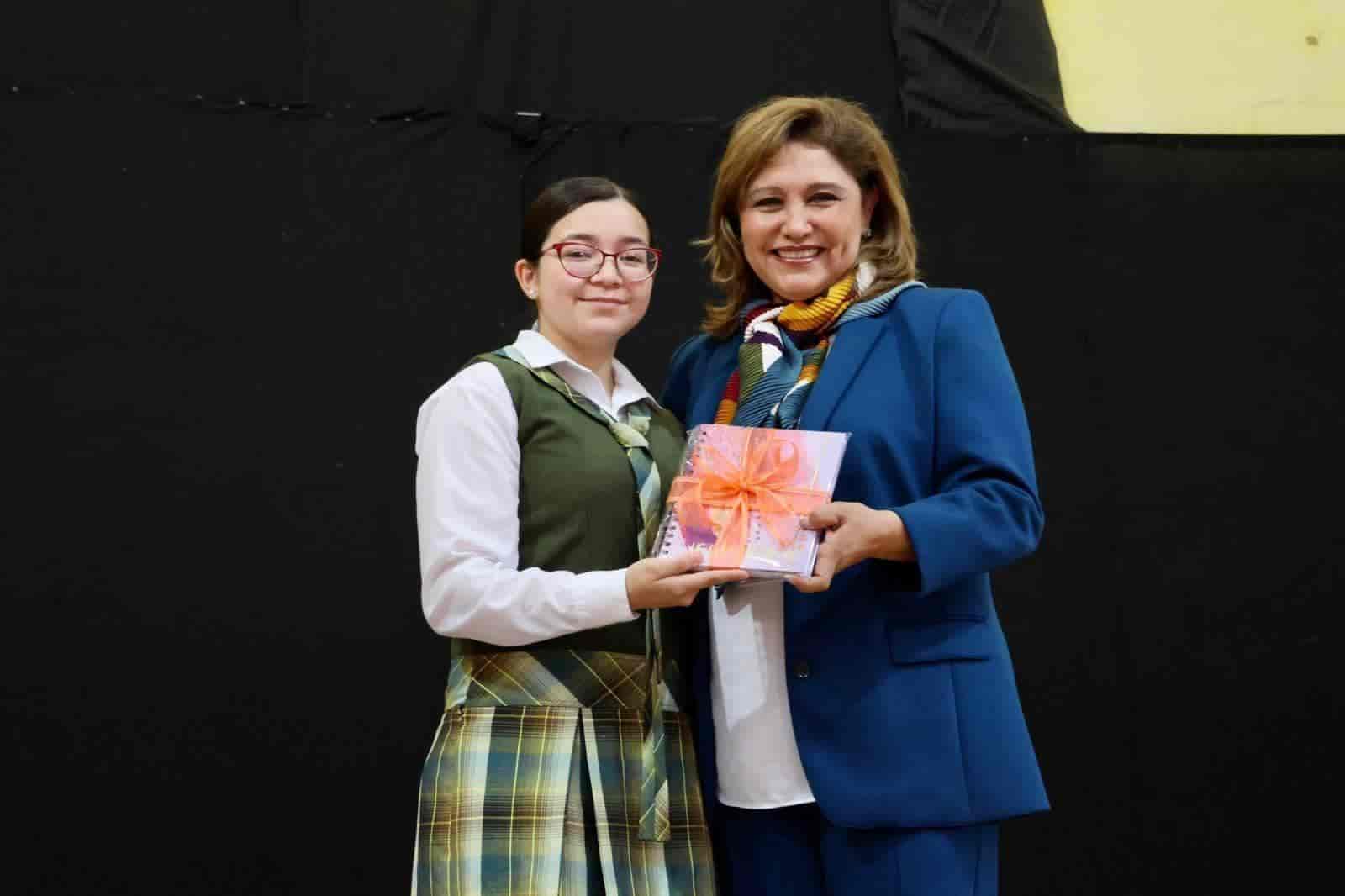 Aplican en Secundaria“Maestra en mi escuela”