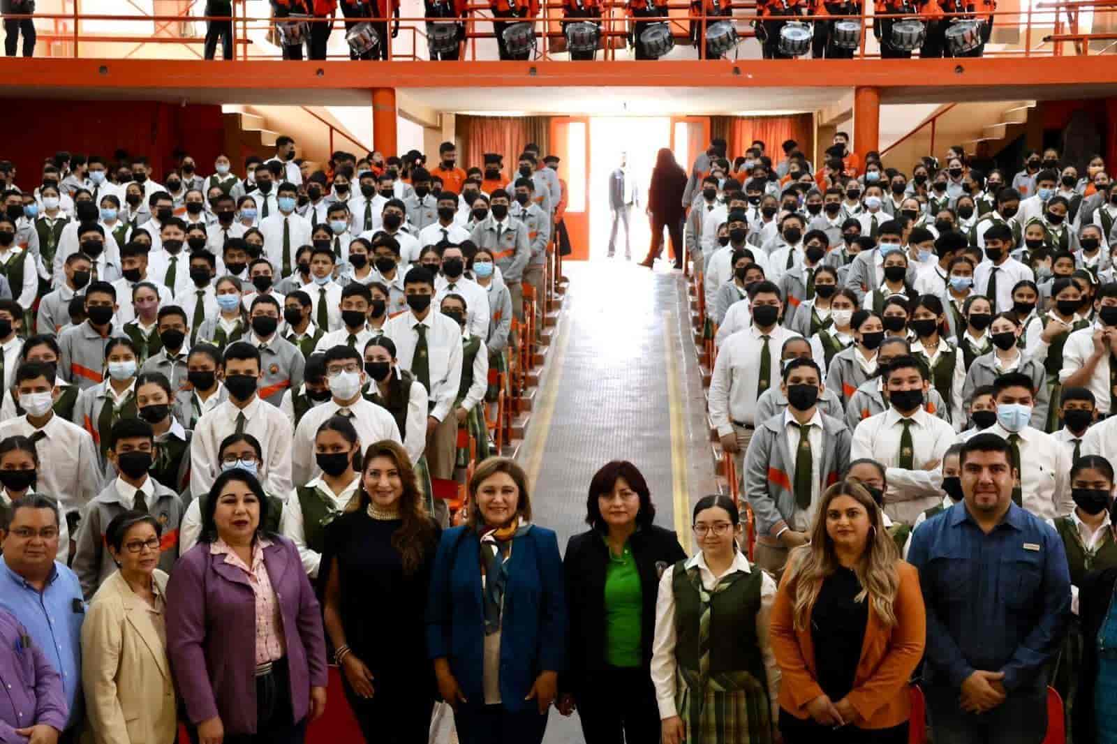 Aplican en Secundaria“Maestra en mi escuela”