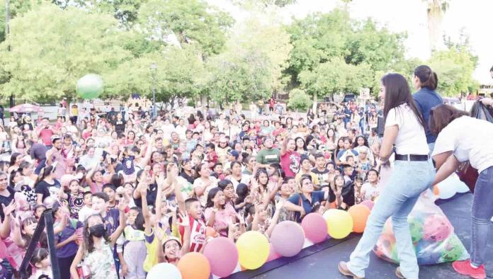 Festeja Ciénegas a niñas y niños