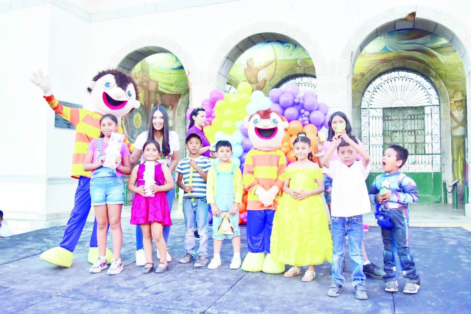 Festeja Ciénegas a niñas y niños