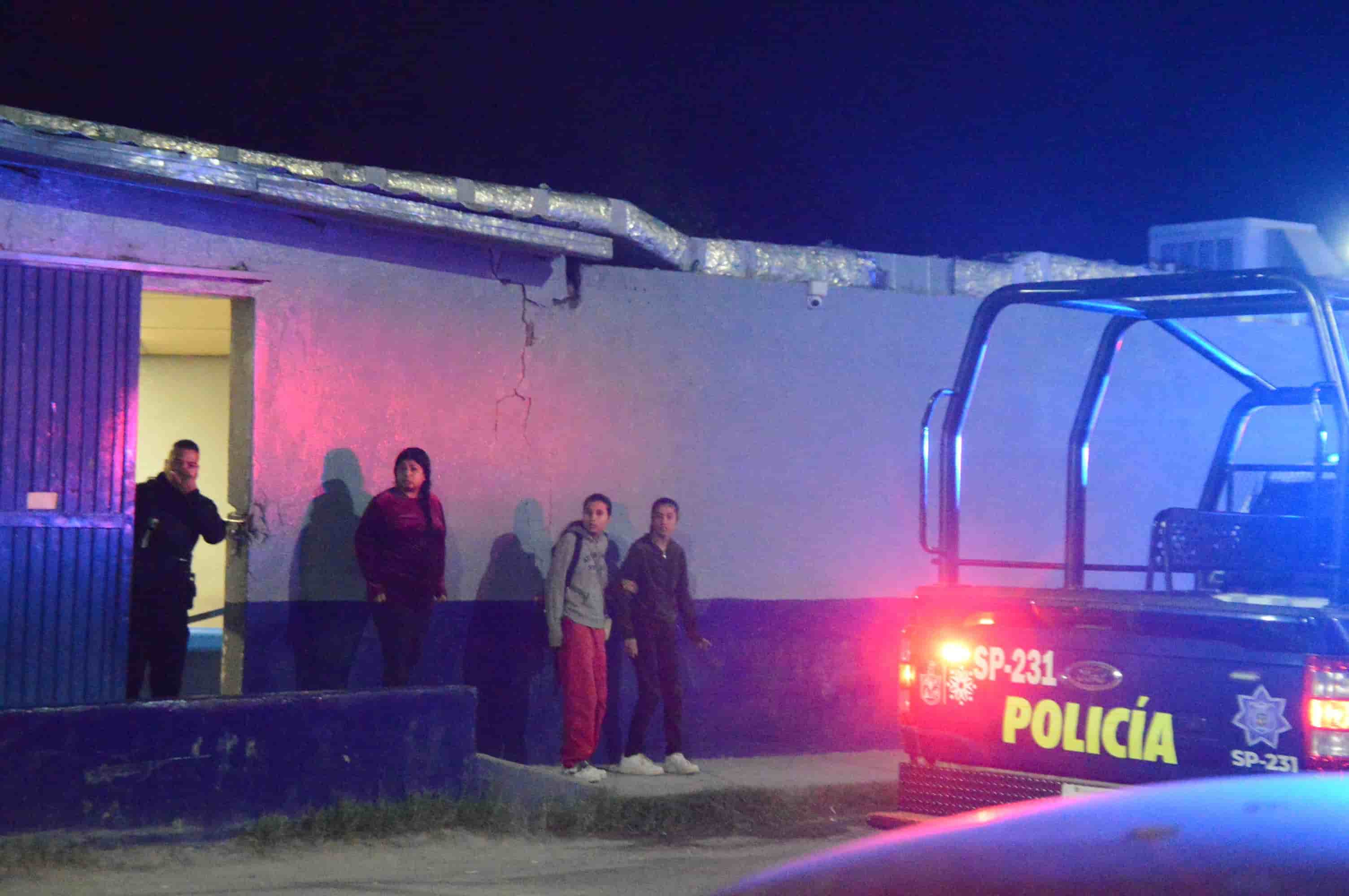 Aterroriza padrastro a jovencitas