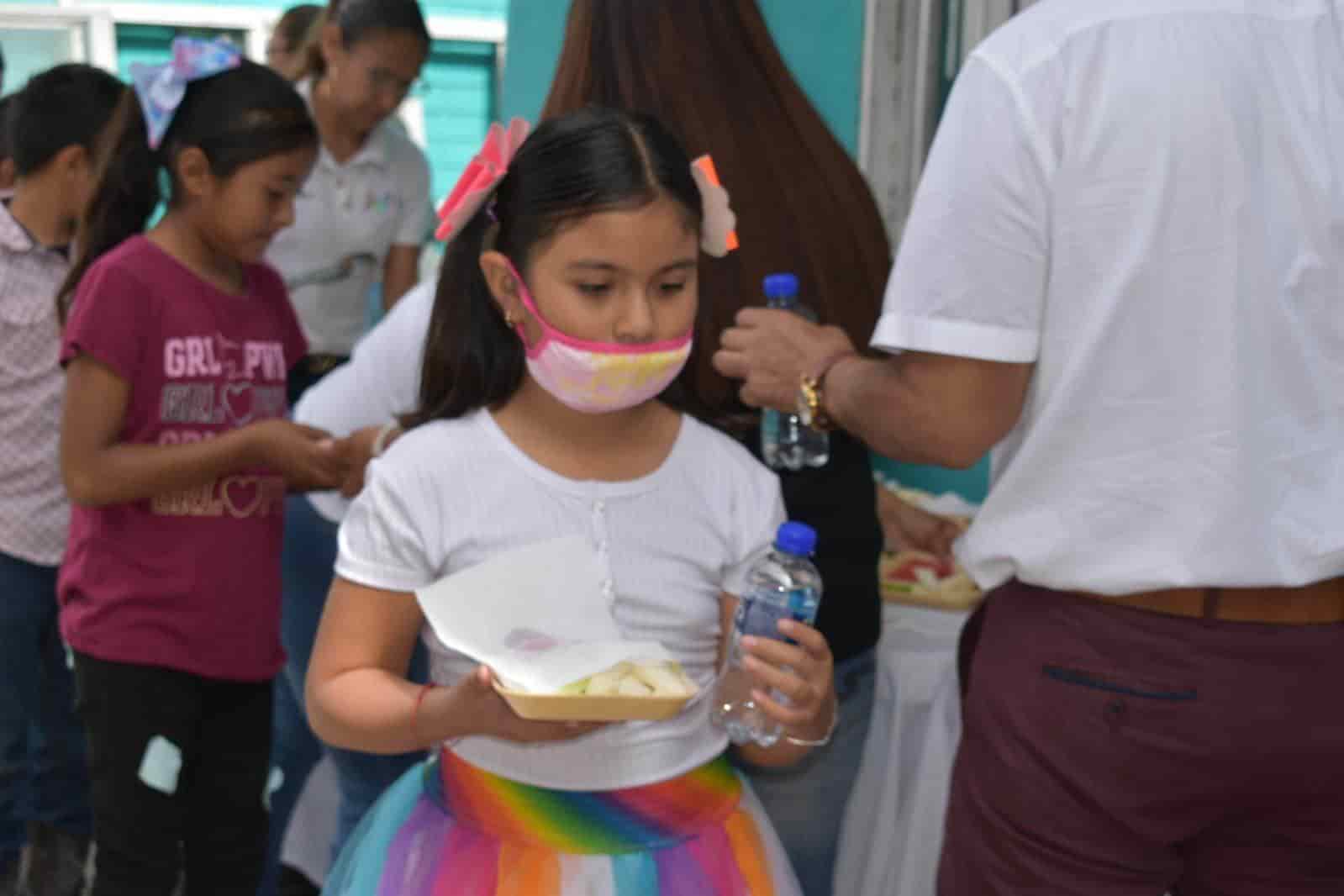 Visita nutrióloga Escuela Juárez