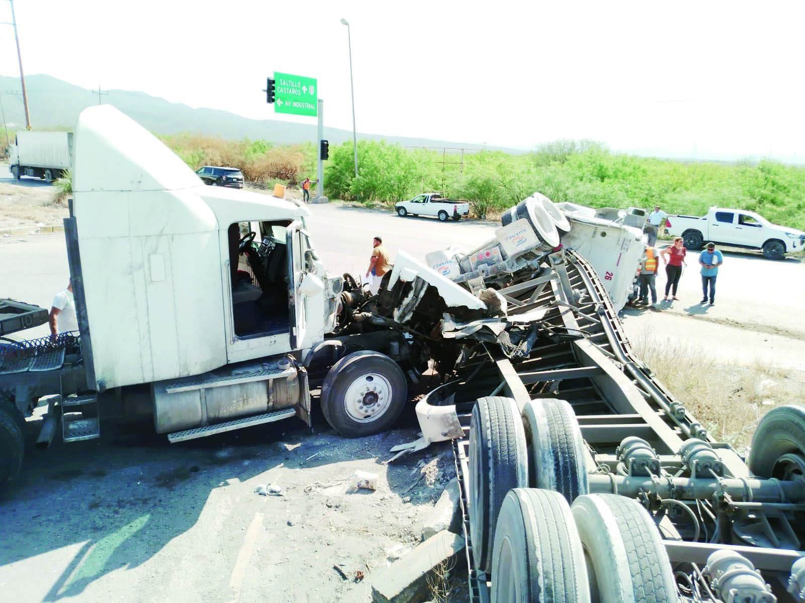 Vuelca en el Salinas