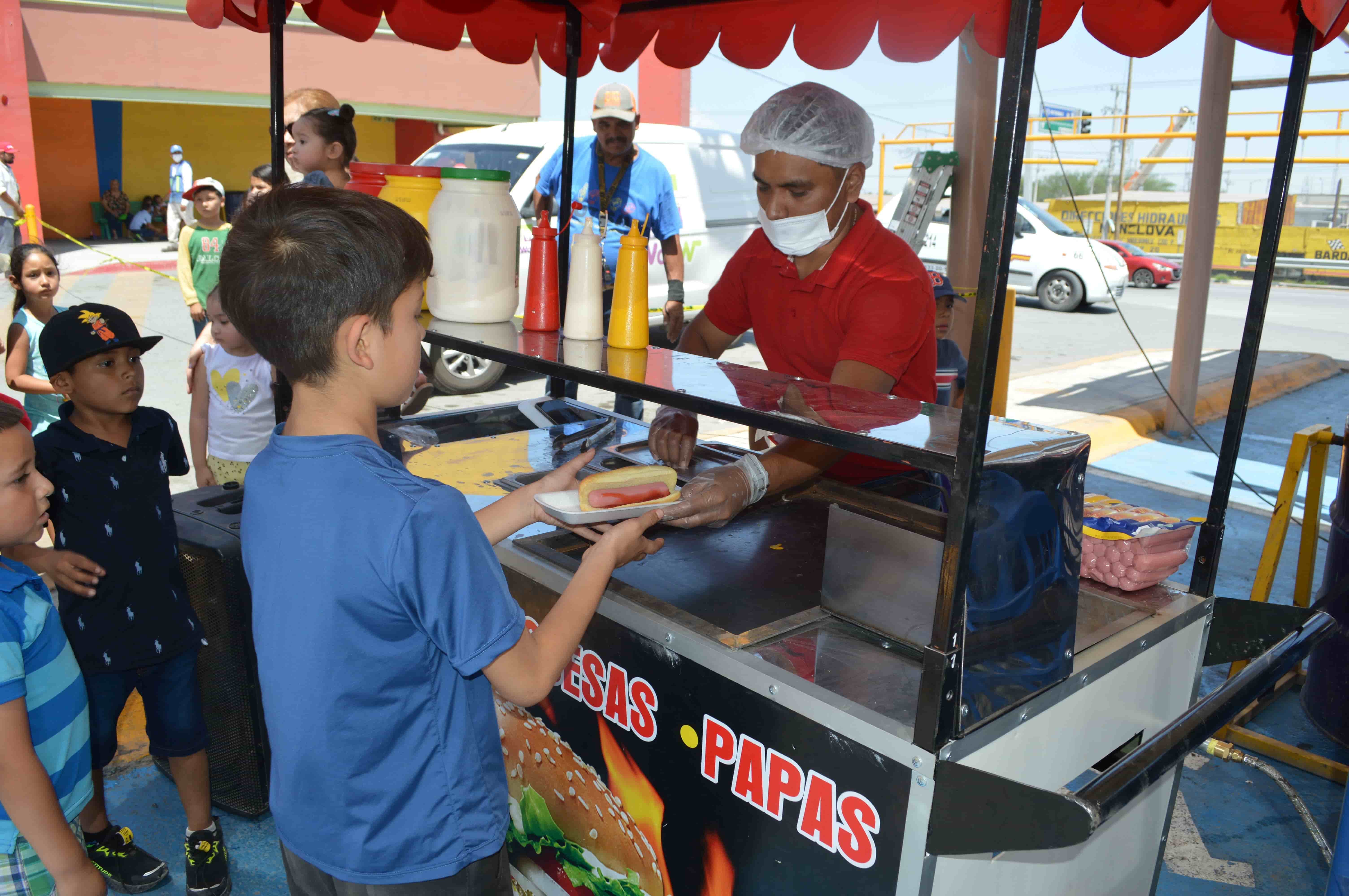 Sigue Súper Gutiérrez festejando a los niños