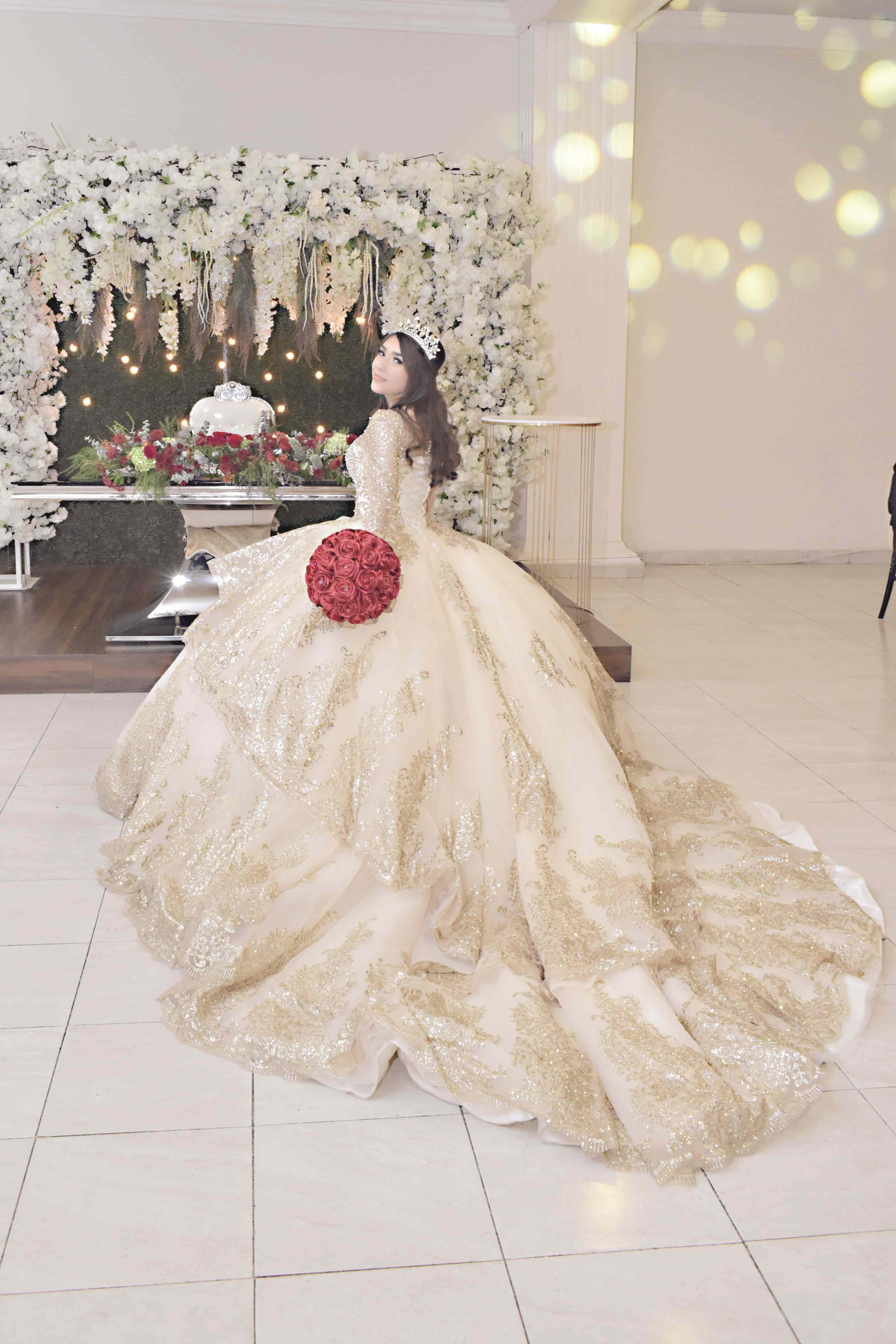 Celebra sus XV primaveras