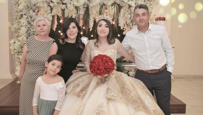 Celebra sus XV primaveras