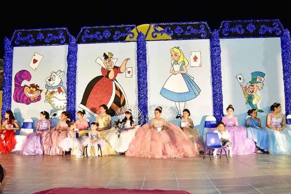 Corona Beto a la Reina de los niños