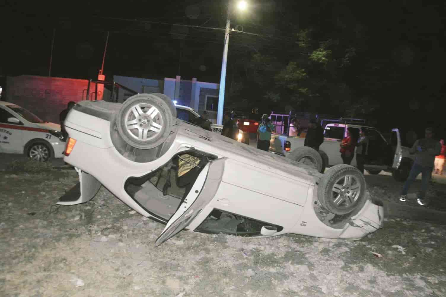 Esposo de novia lo hace volcar