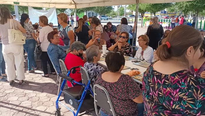 Realizan esposas de AHMSA evento