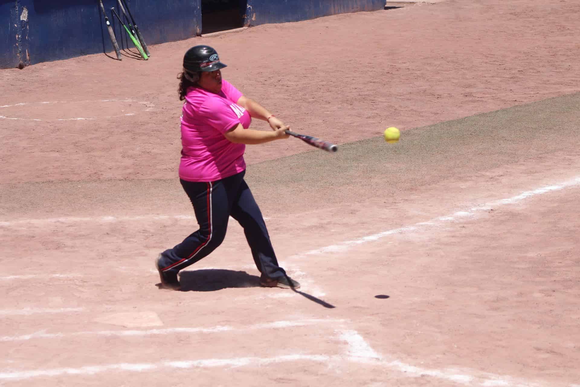 Magnolias se lleva triunfo en el softbol femenil