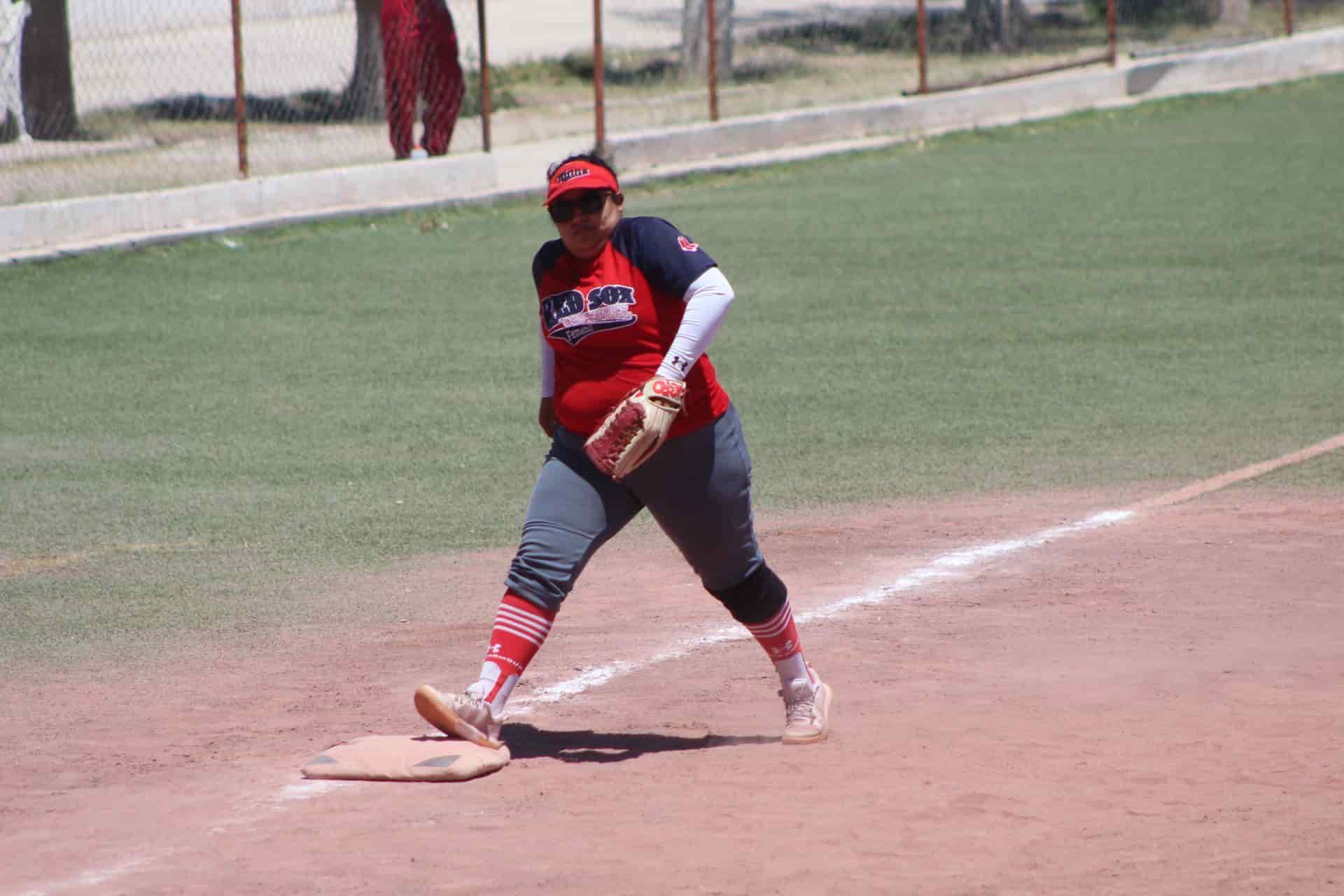 Magnolias se lleva triunfo en el softbol femenil