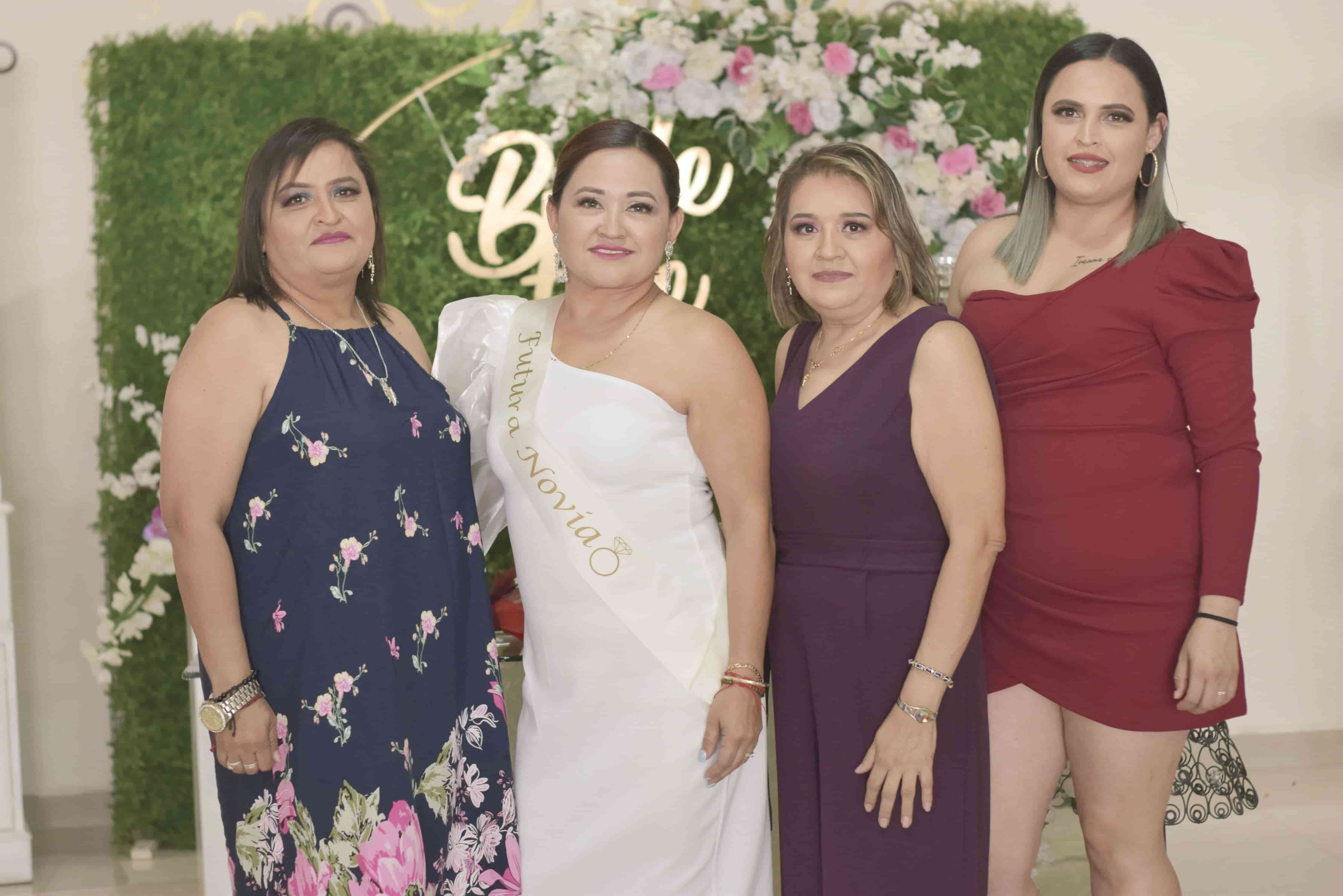 A unos pasos del altar