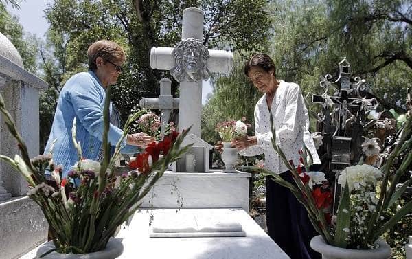 Delimitarán tumbas Para el 10 de mayo