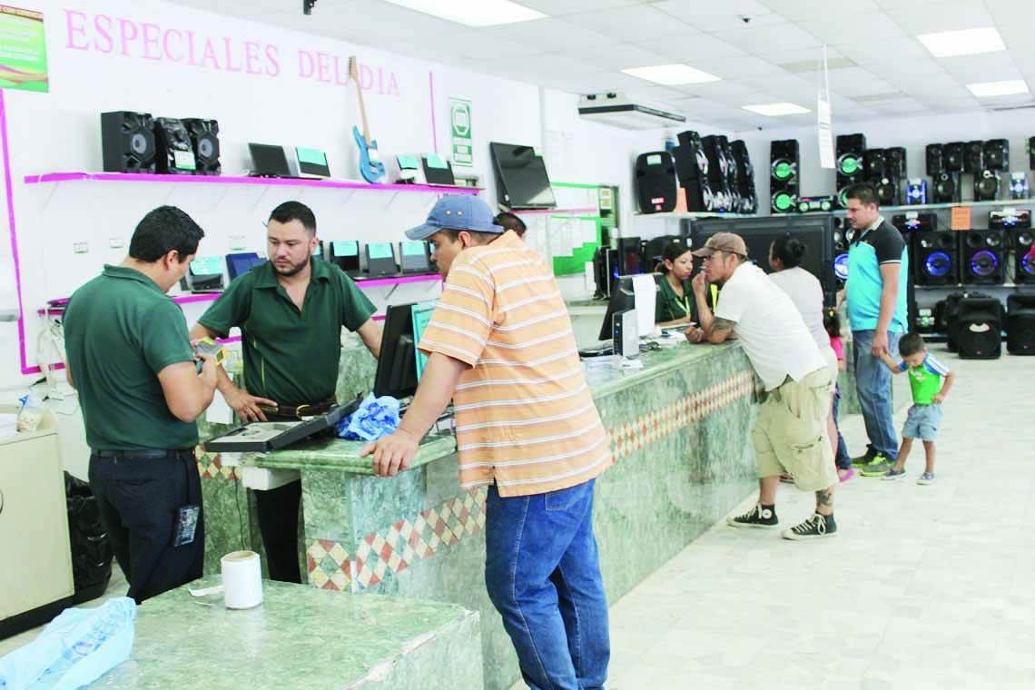 Las casas de empeño son una opción utilizada por los trabajadores para llevar sus artículos, solicitar un poco de dinero y al tiempo recuperarlos.