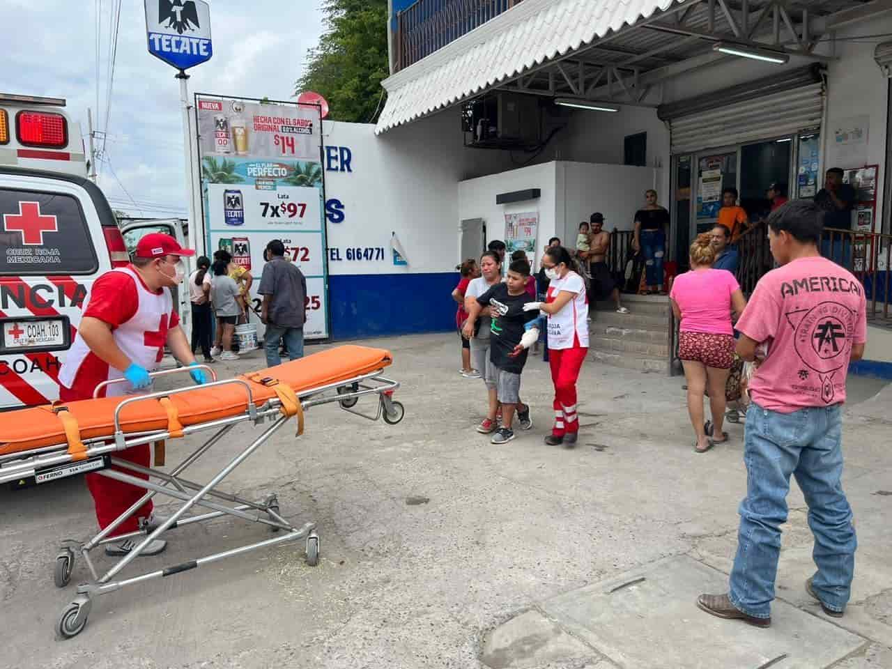 Embiste automóvil a niño en Múzquiz