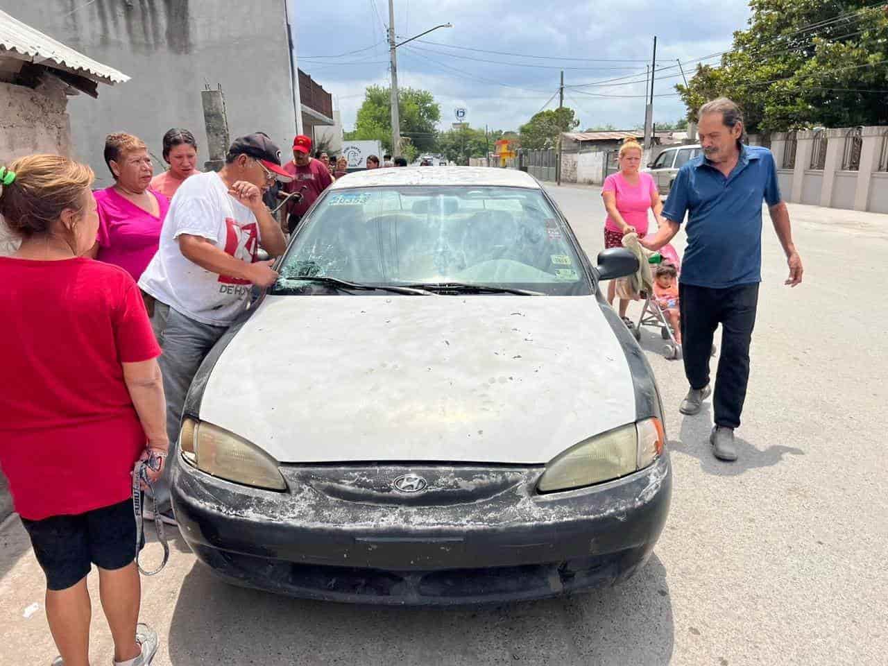 Embiste automóvil a niño en Múzquiz